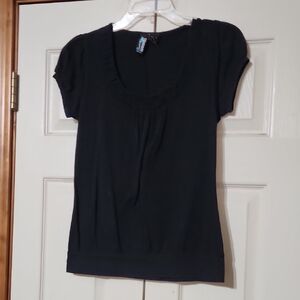 Weavers Elegant Black Short Sleeve Top